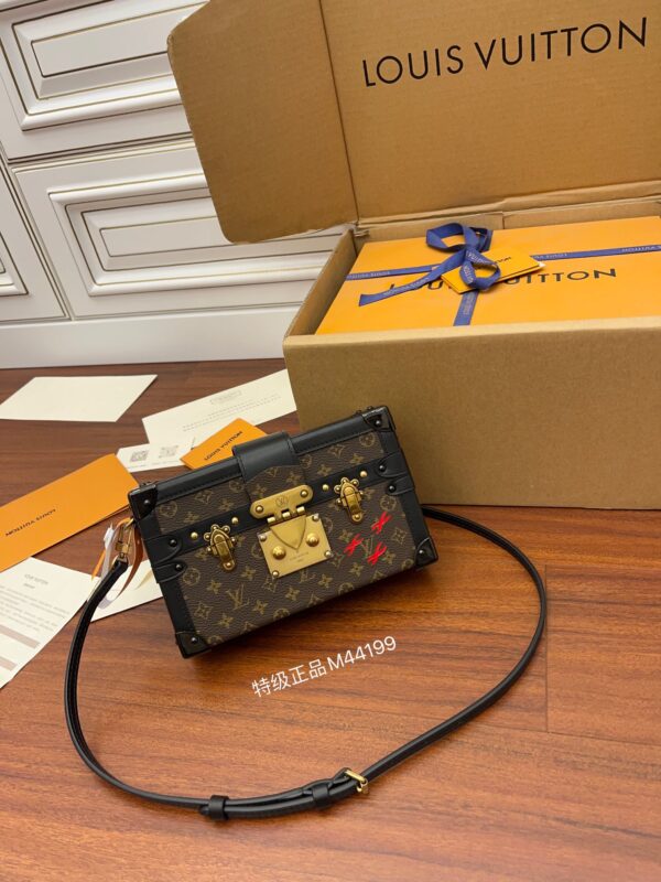 PETITE MALLE handbag - Image 10