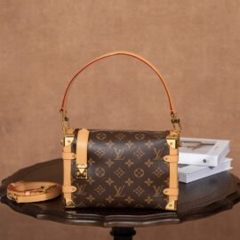 Side Trunk show style soft box