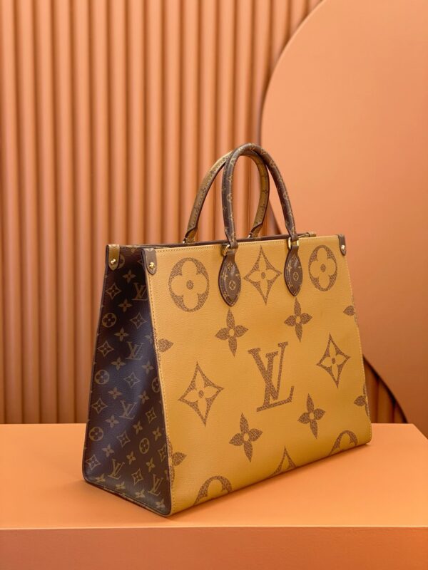 ONTHEGO large tote bag - Image 3