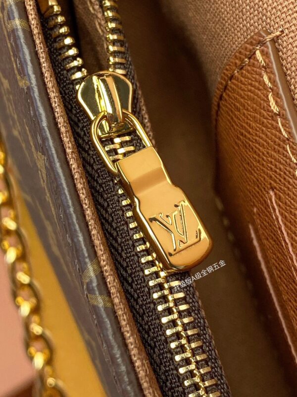 WALLET ON CHAIN IVY bag - Image 11