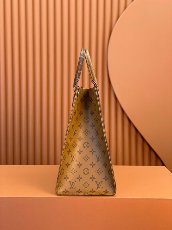 ONTHEGO large tote bag - Image 2