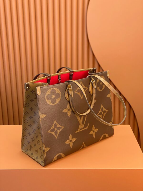 ONTHEGO large tote bag - Image 4