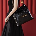 22Bag-Medium black and gold