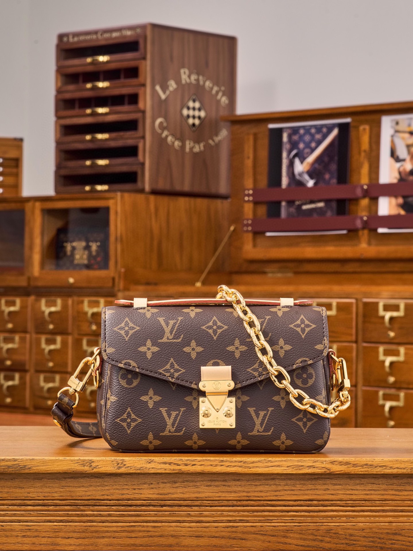 POCHETTE MÉTIS- monogram