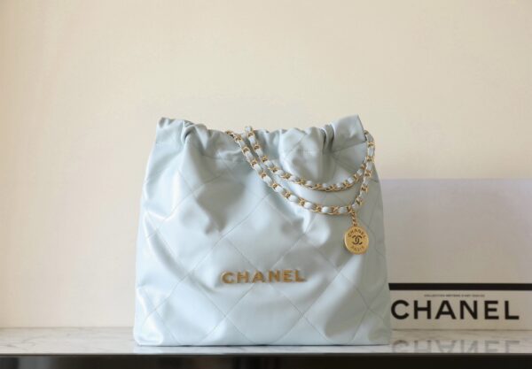 22Bag-Small black patent leather and ice cream color - Image 4