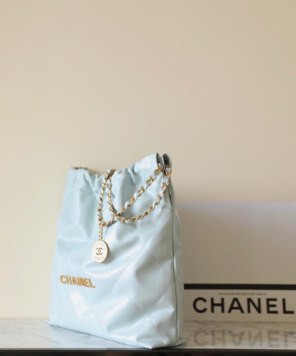 22Bag-Small black patent leather and ice cream color - Image 5