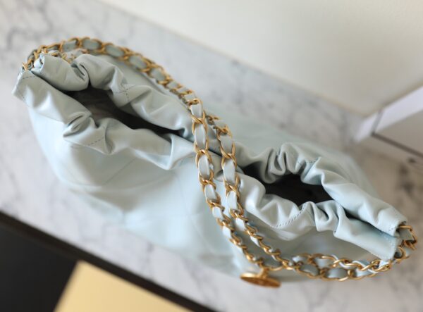 22Bag-Small black patent leather and ice cream color - Image 2
