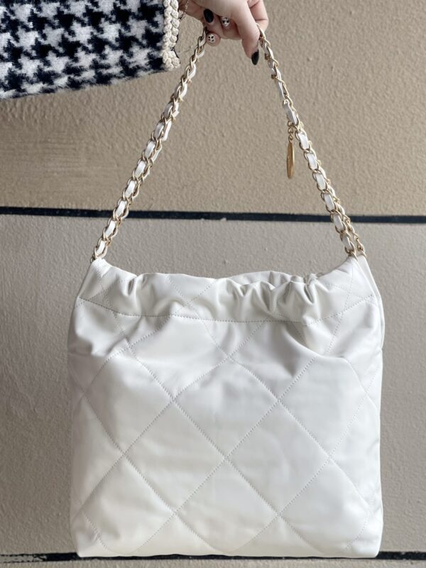 22-Little white and gold - Image 4
