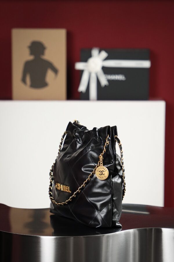 22Bag-Small black and gold - Image 5