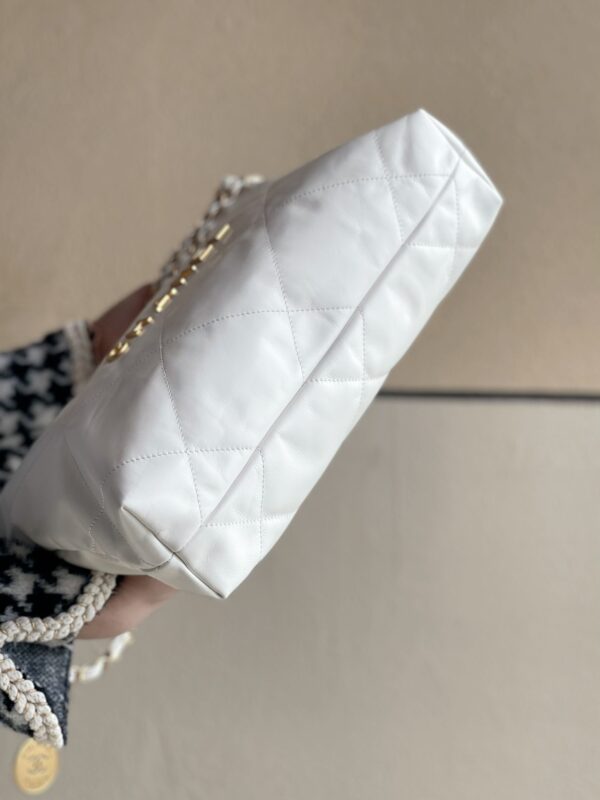 22-Little white and gold - Image 6