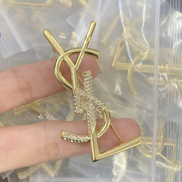 brooch - Image 3