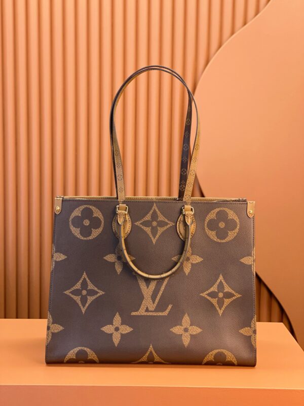 ONTHEGO large tote bag - Image 4