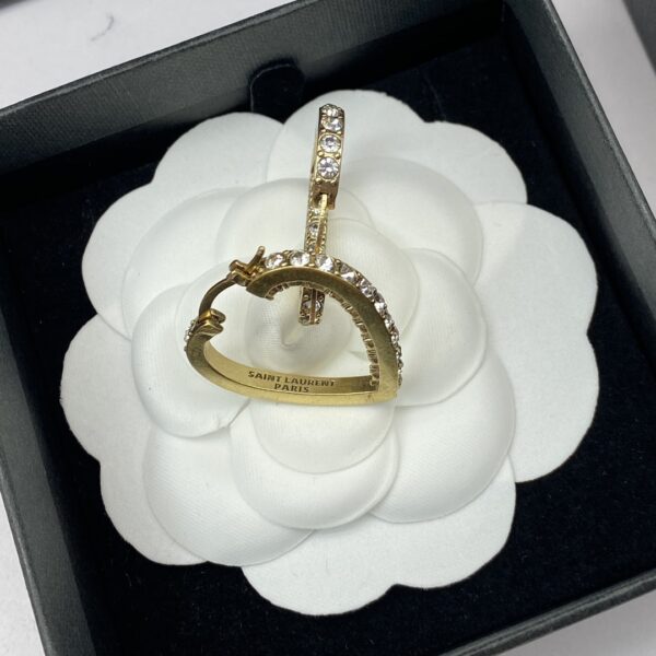 earing - Image 4