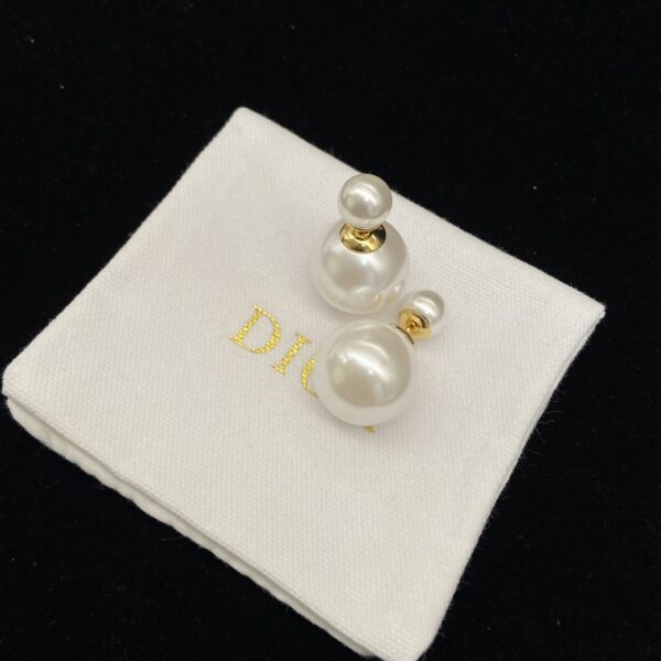 Earring - Image 17