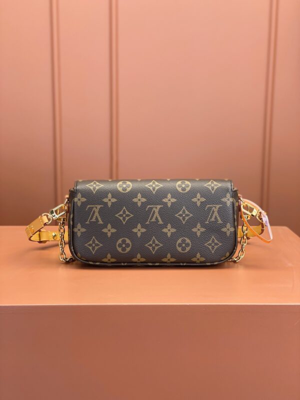 WALLET ON CHAIN IVY bag - Image 2