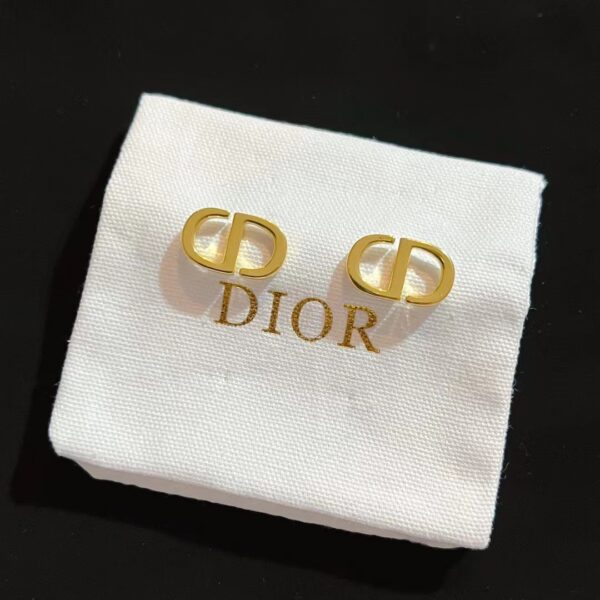 Earring - Image 13